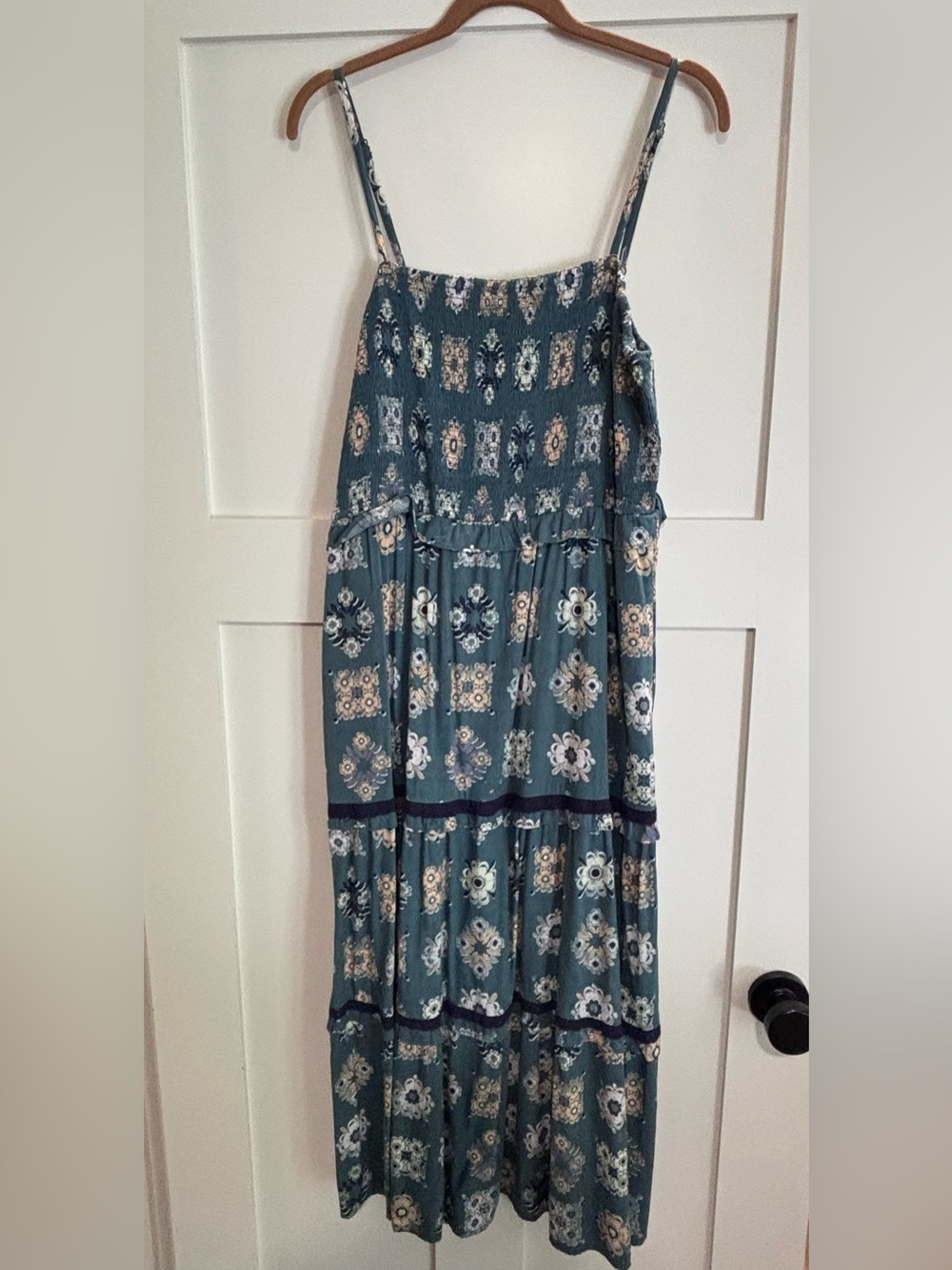 Universal a thread Blue Floral Tiered Boho Dress Size Large